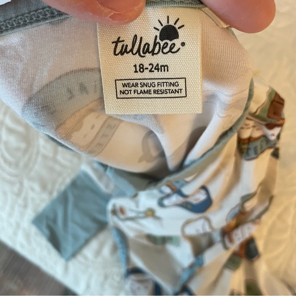 NWT Angel Dear/Tullabee Smiling S’mores Print Convertible Foot Pajama - Picture 5 of 5